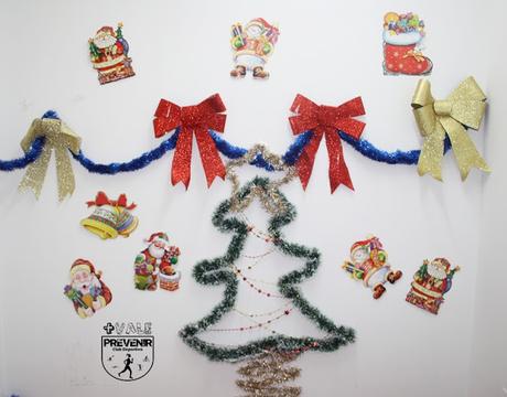 Photocall para decorar la Navidad diy arbol navidad cintas