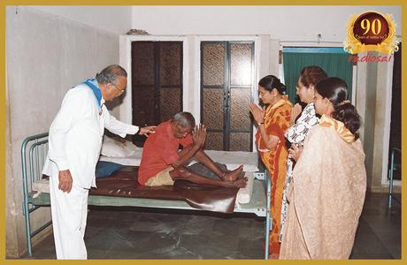 The Yoga of Selfless Service - 3rd Sevadal Conference, 16 Nov 1975 (inglés-español) The Yoga of Selfless Service - 3rd Sevadal Conference, 16 Nov 1975 (inglés-español)