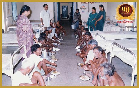 The Yoga of Selfless Service - 3rd Sevadal Conference, 16 Nov 1975 (inglés-español) The Yoga of Selfless Service - 3rd Sevadal Conference, 16 Nov 1975 (inglés-español)