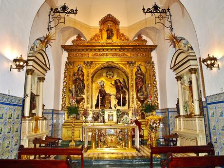 El retablo mayor de la Iglesia del Convento de la Encarnación.