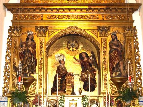 El retablo mayor de la Iglesia del Convento de la Encarnación.