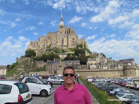 Mont Saint Michel; la abadía majestuosa Mont Saint Michel; la abadía majestuosa