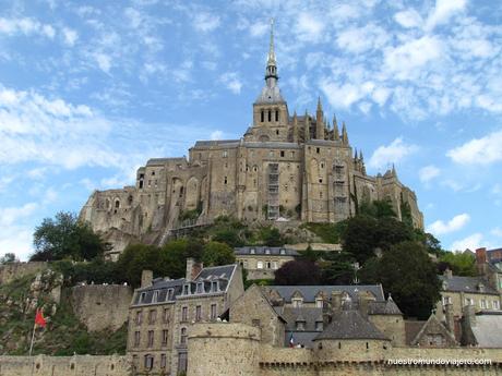 Mont Saint Michel; la abadía majestuosa Mont Saint Michel; la abadía majestuosa