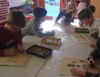 Haciendo papiros Haciendo papiros