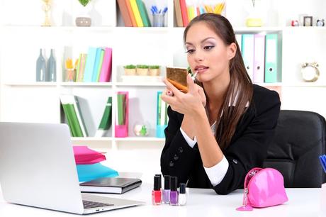 MAQUILLAJE PARA IR A LA OFICINA MAQUILLAJE PARA IR A LA OFICINA