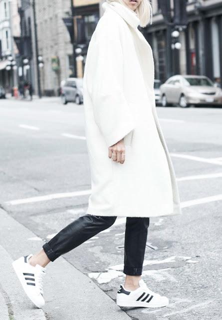 STREET STYLE INSPIRATION; WINTER WHITE.-