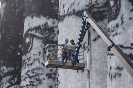 En Catania Vhils realiza el mural más grande del mundo 155031308-108b753a-d880-47a5-b151-bc77f7cda0b3