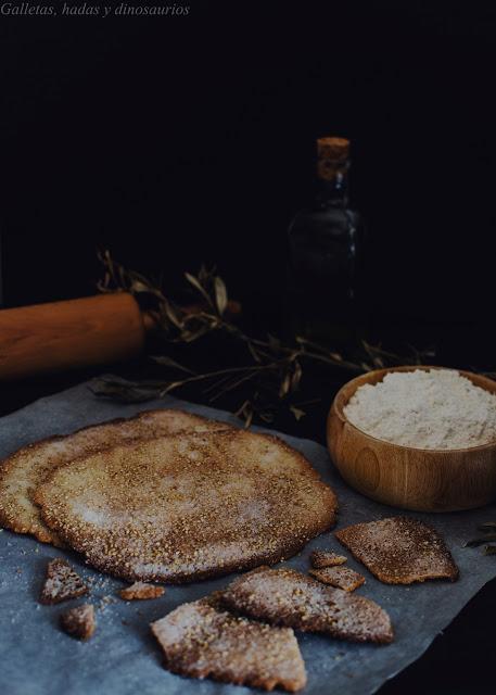 EL INVITADO DEL MES: GALLETAS, HADAS Y DINOSAURIOS. TORTOS DE SÉSAMO