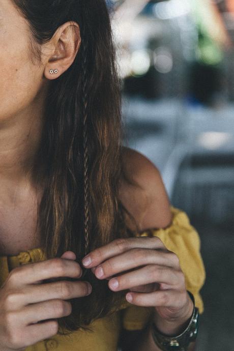 Thailand Thailand_Revolve_Clothing-Off_The_Shoulders_Top-Yellow_Shirt-Levis_Vintage-Backpack-Outfit-Street_Style-Beach_Loook-16
