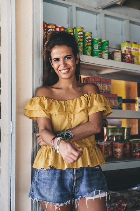 Thailand Thailand_Revolve_Clothing-Off_The_Shoulders_Top-Yellow_Shirt-Levis_Vintage-Backpack-Outfit-Street_Style-Beach_Loook-9