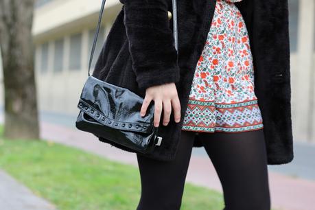 Outfit con mono de flores en invierno Outfit con mono de flores en invierno