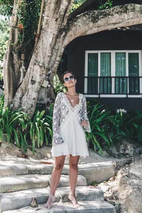 Lam_Tong_Beach-Thailand-Phi_Phi_ISland-Lace_Dress-Outfit-Beach-Summer_look-White_Dress-Tularosa-20