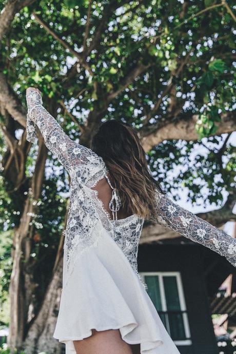 Lam_Tong_Beach-Thailand-Phi_Phi_ISland-Lace_Dress-Outfit-Beach-Summer_look-White_Dress-Tularosa-1