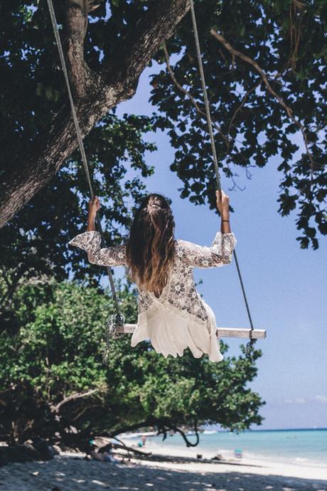 Lam_Tong_Beach-Thailand-Phi_Phi_ISland-Lace_Dress-Outfit-Beach-Summer_look-White_Dress-Tularosa-45