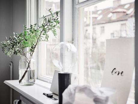 ventanas nórdicas repisa alfeizar ventana plantas portavelas decoración estilo nórdico escandinavo espacio almacenaje exposición decoración pisos pequeños cocina nórdica blog decoración nórdica Baldas bajo las ventanas ventanas nórdicas repisa alfeizar ventana plantas portavelas decoración estilo nórdico escandinavo espacio almacenaje exposición decoración pisos pequeños cocina nórdica blog decoración nórdica Baldas bajo las ventanas