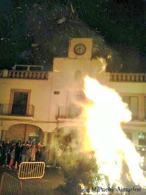 Lumbre de san Antón 2016 en Almadén