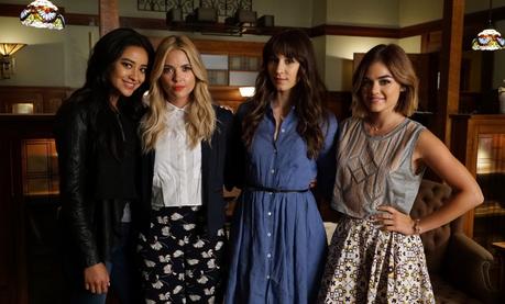 'Pretty Little Liars: 5 Years Forward' Style