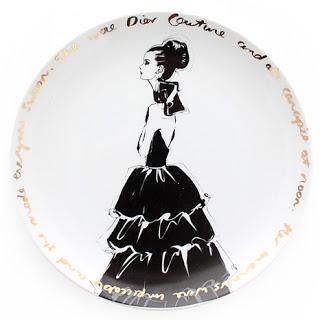 LA COLECCIÓN MESA DE MEGAN HESS LA COLECCIÓN MESA DE MEGAN HESS