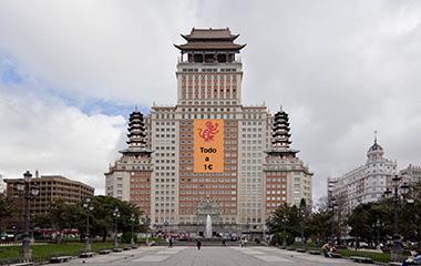 el villano arrinconado, edificio España el villano arrinconado, humor, chistes, reir, satira, edificio España