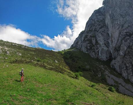 LA FORCADA Y CUETO MAR POR LA SENDA LA CRUZ