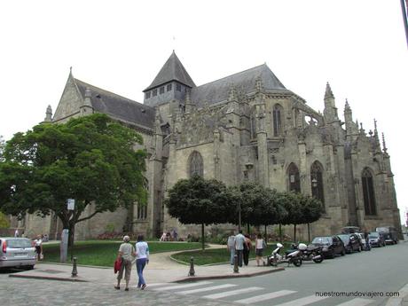 Dinan; en el corazón de Bretaña Dinan; en el corazón de Bretaña