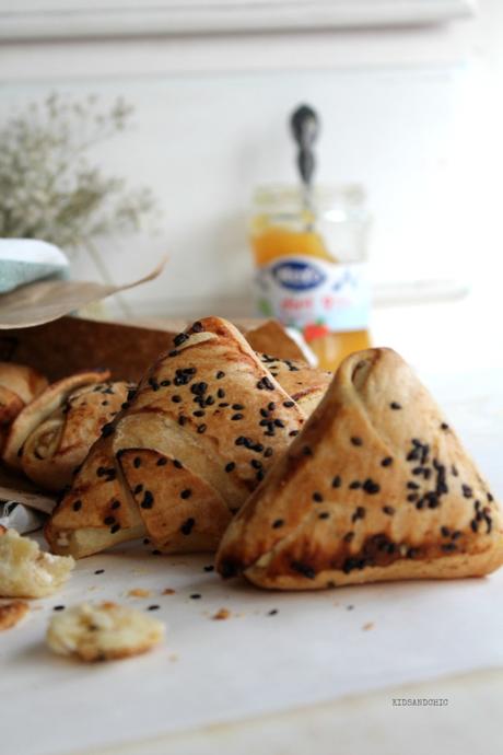 Samosas de mermelada . requesón y nueces Samosas de mermelada . requesón y nueces