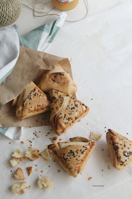 Samosas de mermelada . requesón y nueces Samosas de mermelada . requesón y nueces