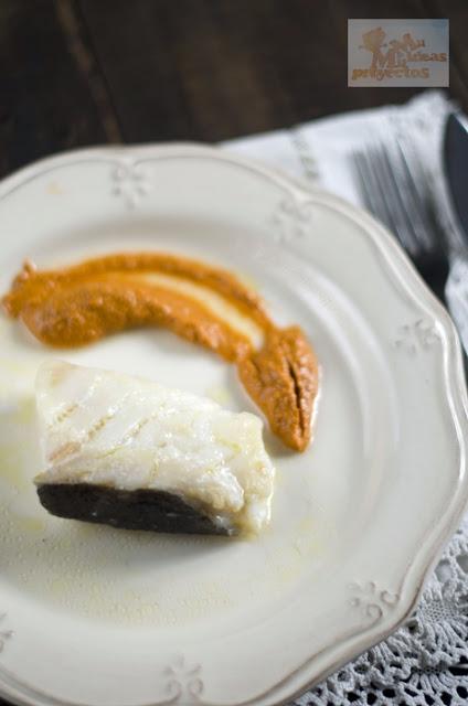 BACALAO CONFITADO CON SALSA ROMESCO BACALAO CONFITADO CON SALSA ROMESCO