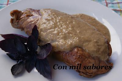 SOLOMILLO DE PAVO CON SALSA DE  NUECES