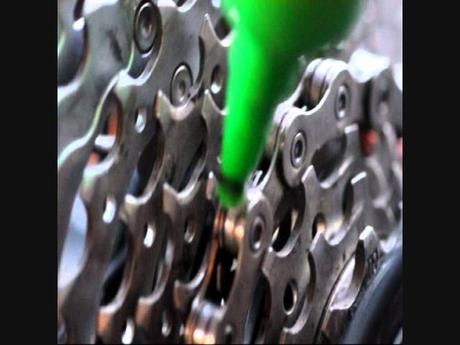 Limpieza y engrase con vapor de la cadena de tu bici Limpieza y engrase con vapor de la cadena de tu bici