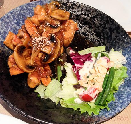 Tori no teriyaki- Pollo a la plancha en salsa de soja con verduras Koryo baco y boca