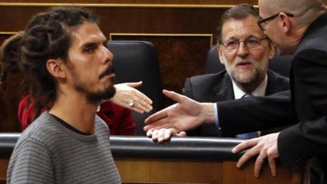 La llegada de los perroflautas al Congreso La llegada de los perroflautas al Congreso