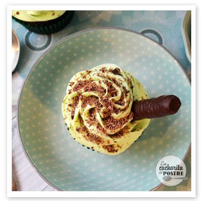 CUPCAKES DE MENTA Y CHOCOLATE / MINT AND CHOCOLATE CUPCAKES CUPCAKES DE MENTA Y CHOCOLATE / MINT AND CHOCOLATE CUPCAKES