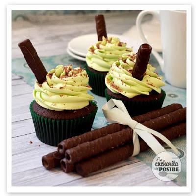 CUPCAKES DE MENTA Y CHOCOLATE / MINT AND CHOCOLATE CUPCAKES CUPCAKES DE MENTA Y CHOCOLATE / MINT AND CHOCOLATE CUPCAKES