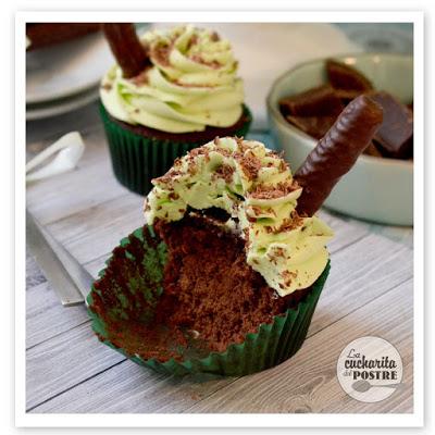 CUPCAKES DE MENTA Y CHOCOLATE / MINT AND CHOCOLATE CUPCAKES CUPCAKES DE MENTA Y CHOCOLATE / MINT AND CHOCOLATE CUPCAKES
