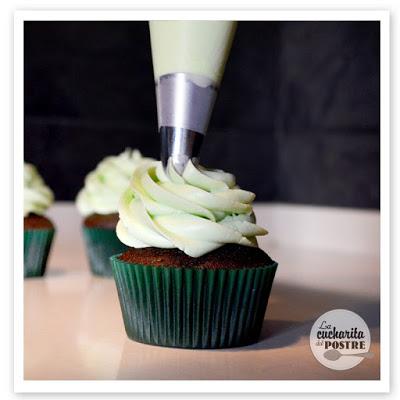 CUPCAKES DE MENTA Y CHOCOLATE / MINT AND CHOCOLATE CUPCAKES CUPCAKES DE MENTA Y CHOCOLATE / MINT AND CHOCOLATE CUPCAKES
