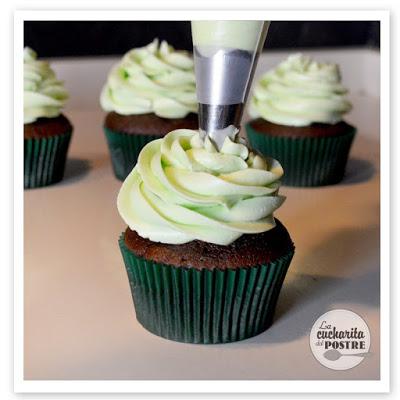 CUPCAKES DE MENTA Y CHOCOLATE / MINT AND CHOCOLATE CUPCAKES CUPCAKES DE MENTA Y CHOCOLATE / MINT AND CHOCOLATE CUPCAKES