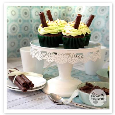 CUPCAKES DE MENTA Y CHOCOLATE / MINT AND CHOCOLATE CUPCAKES CUPCAKES DE MENTA Y CHOCOLATE / MINT AND CHOCOLATE CUPCAKES