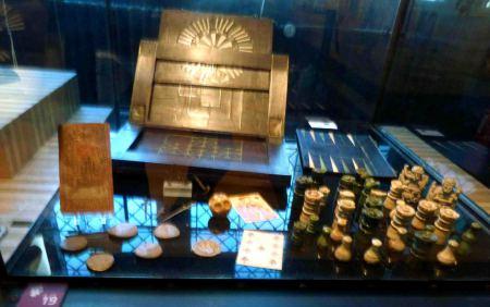 El dado medieval del Museo Cluny en Paris Juegos Cluny