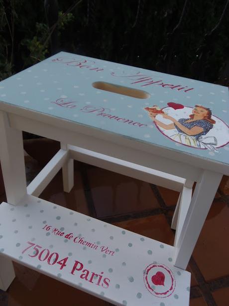 vuelvo con otro taburete vuelvo con otro taburete