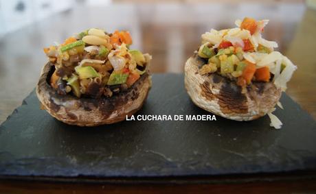 CHAMPIÑONES RELLENOS DE VERDURAS Y QUINOA