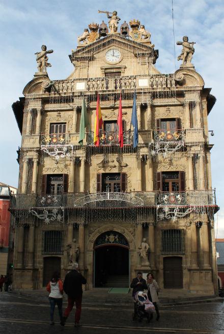 Pamplona: La ciudad más allá de San Fermín ayuntamientoPamplona