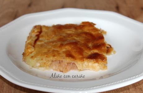 EMPANADA DE HOJALDRE RELLENA DE MANZANA EMPANADA DE HOJALDRE RELLENA DE MANZANA
