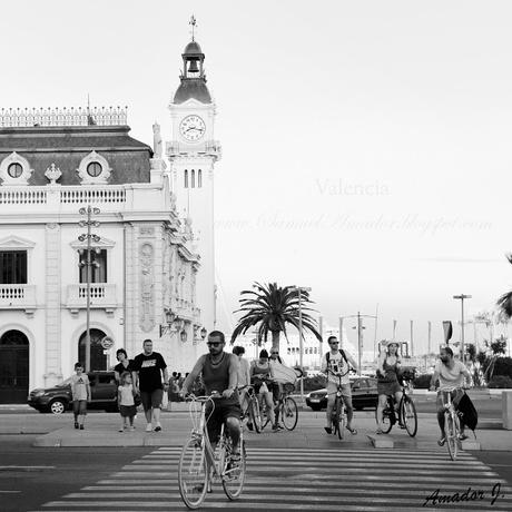 VALENCIA: MARINA REAL JUAN CARLOS I y PASEO MARÍTIMO