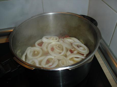 RECETA FÁCIL DE CAZUELA DE CALAMARES Y LANGOSTINOS LA COCINITA DE AROA