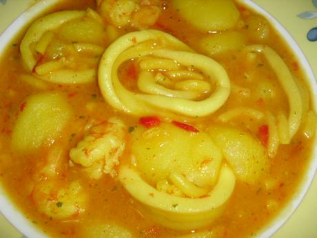 RECETA FÁCIL DE CAZUELA DE CALAMARES Y LANGOSTINOS LA COCINITA DE AROA