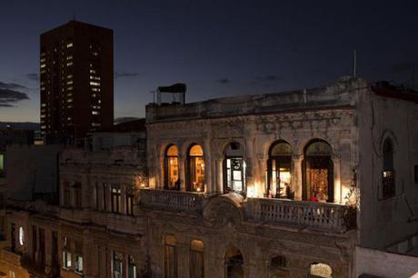 PARA NO OLVIDAR: ¡Qué bella es La Habana… que disfrutan los turistas! PARA NO OLVIDAR: ¡Qué bella es La Habana… que disfrutan los turistas!