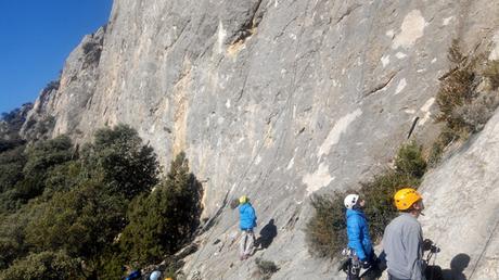 AGER - paredón para escalar en invierno AGER - paredón para escalar en invierno