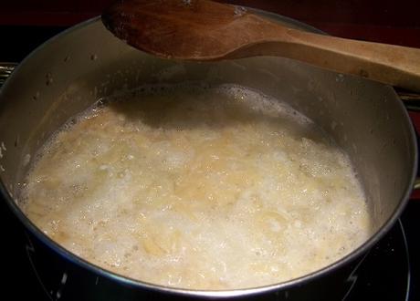 Detergente líquido para la ropa. Detergente líquido para la ropa.