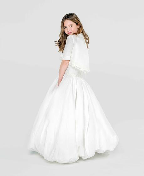 Isabel Zapardiez crea su primera colección de comunión Isabel Zapardiez crea su primera colección de comunión